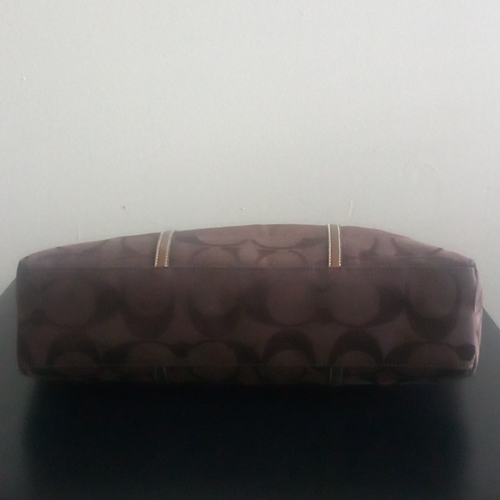 Coach - Picture 2 of 5